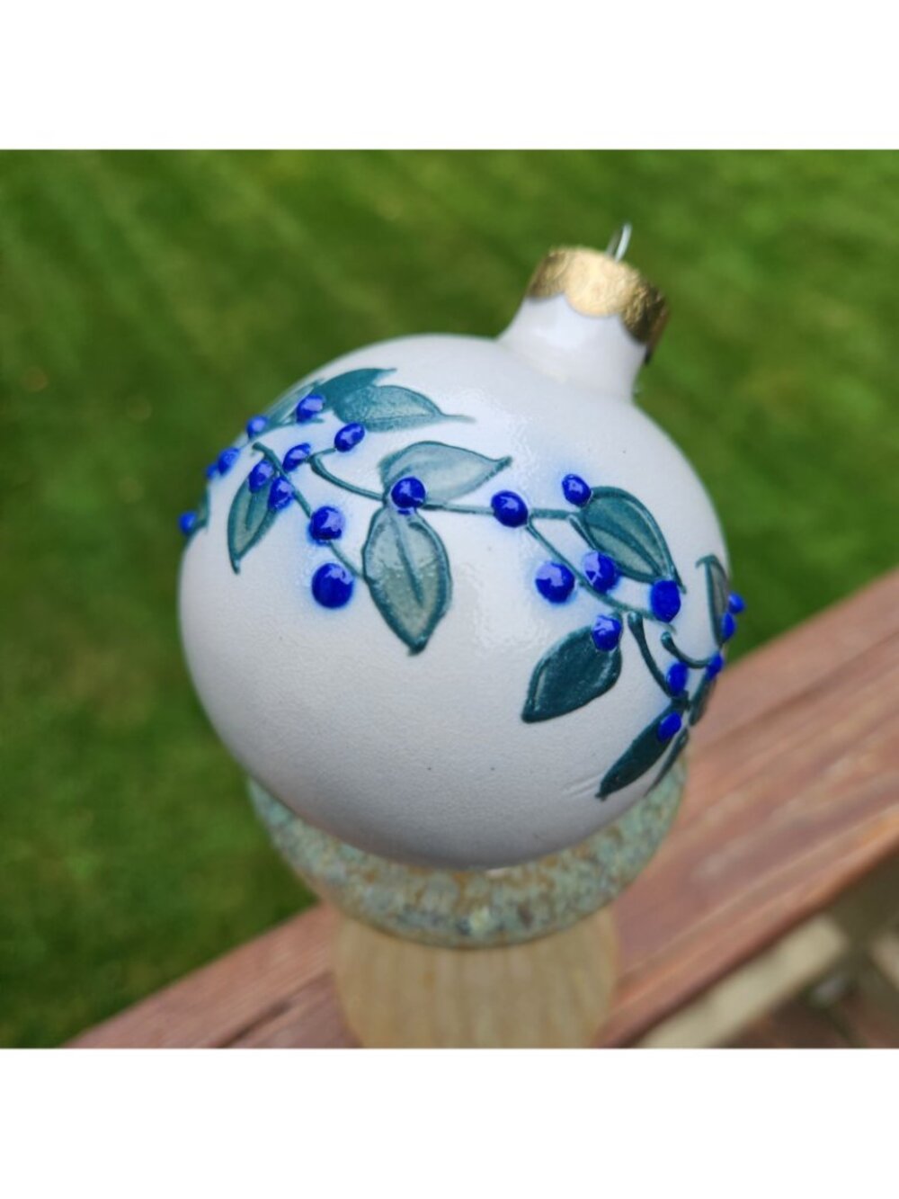 Salmon Falls Stoneware Pottery Christmas Ornament Green Vine Blue Berry Vintage - Picture 3 of 5